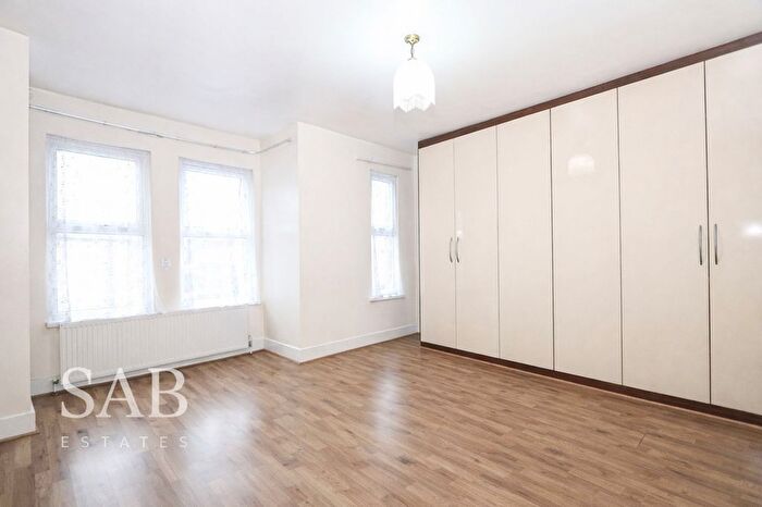 2 Bedroom Terraced House To Rent In North Road, Southall, UB1