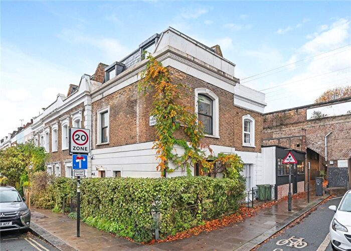 3 Bedroom End Of Terrace House For Sale In Hadley Street, Camden, London, NW1