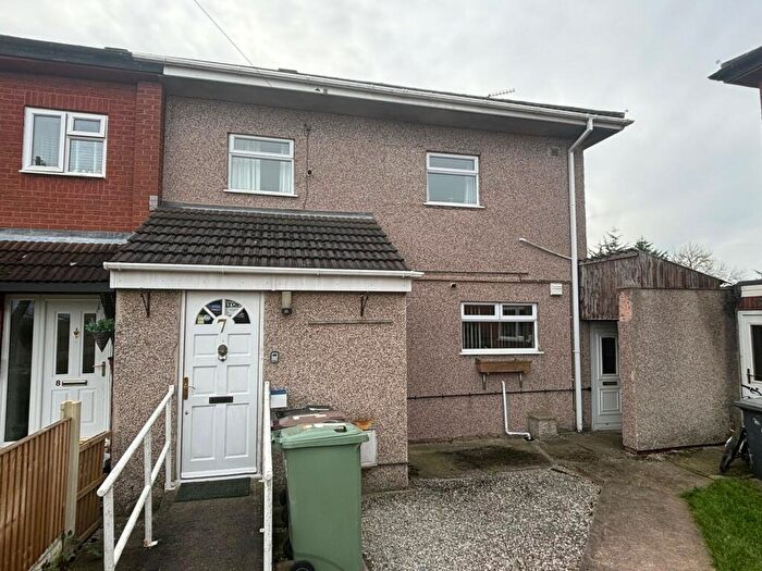 3 Bedroom Semi-Detached House To Rent In Byron Close, Grassmoor, Chesterfield, S42