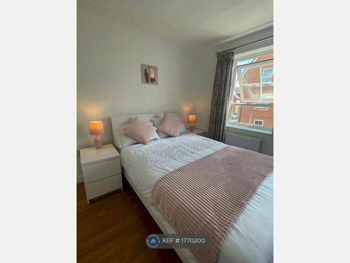 4 Bedroom Semi-Detached House To Rent In Lockside Place, Coventry, CV1