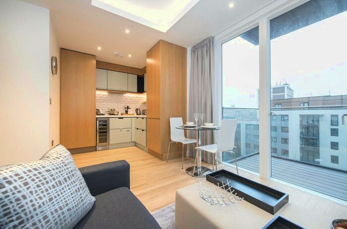 Studio To Rent In Park Vista Tower, Wapping Lane, Cobblestone Square, E1W