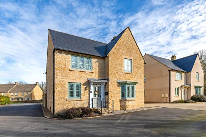 4 Bedroom Detached House For Sale In Clappen Close, Cirencester, Gloucestershire, GL7