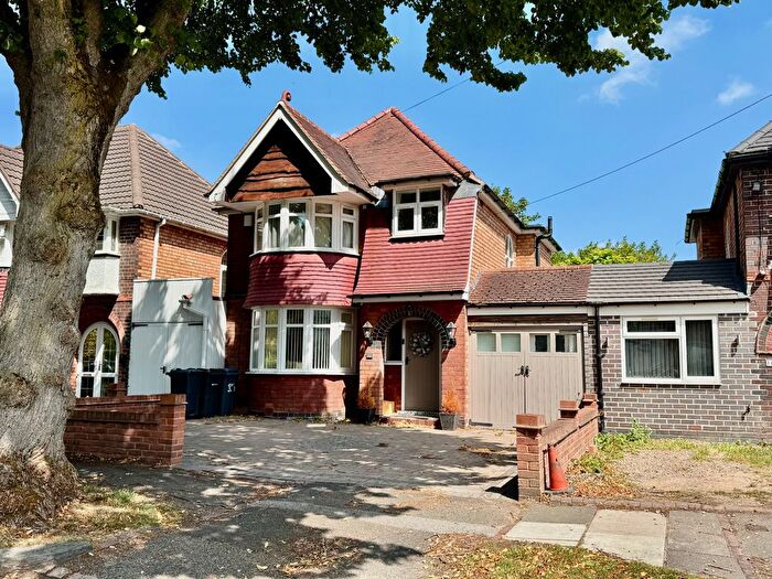 3 Bedroom Link Detached House To Rent In Miall Road, Hall Green, Birmingham, B28