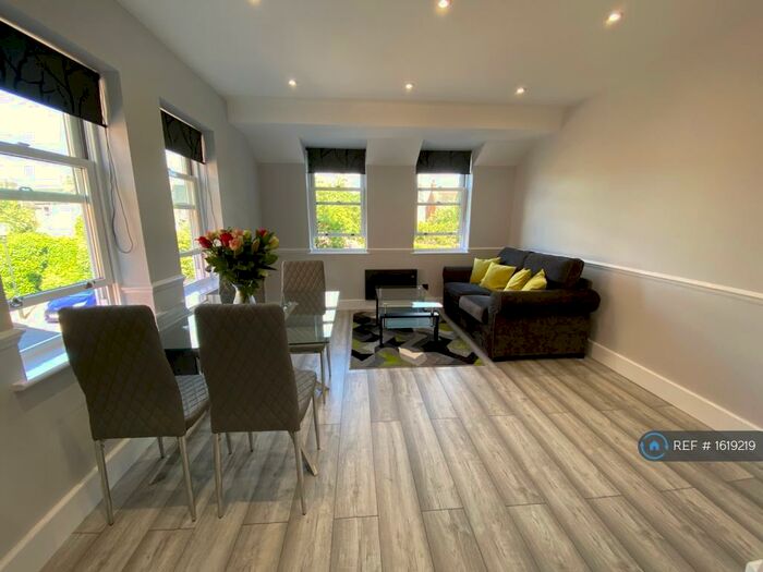 1 Bedroom Flat To Rent In Stable Court, St. Albans, AL1