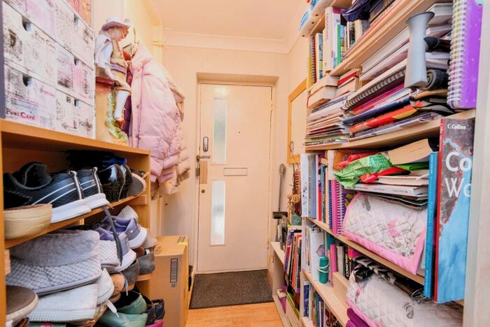 1 Bedroom Flat For Sale In Old Dover Road, Canterbury, Kent, CT1