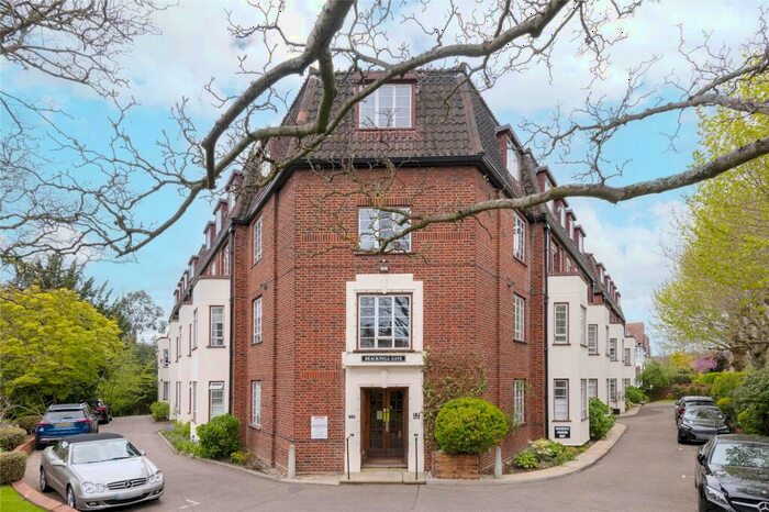 3 Bedroom Apartment For Sale In Frognal Lane, London, NW3