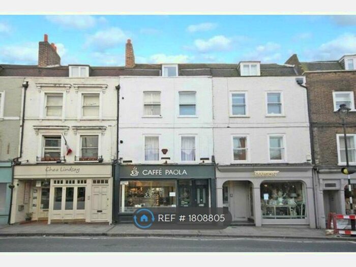 2 Bedroom Flat To Rent In Hill Rise, Richmond, TW10