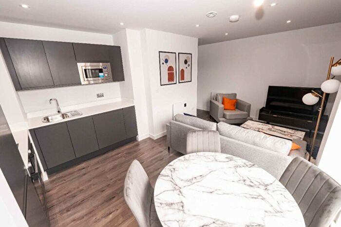 2 Bedroom Apartment To Rent In Cross Lane, Manchester, Greater Manchester, M5