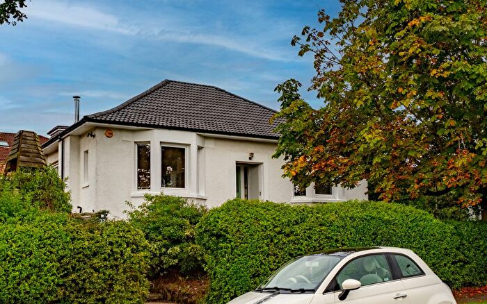 3 Bedroom Detached House For Sale In Braefoot Avenue, Milngavie, G62