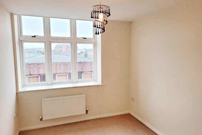 2 Bedroom Flat To Rent In Belle Vue, Leek, Staffordshire, ST13