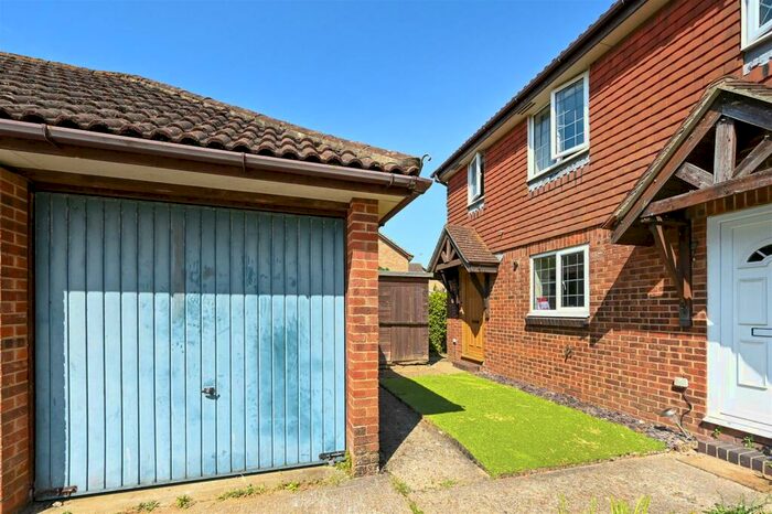 3 Bedroom House To Rent In Crundens Corner, Rustington, BN16