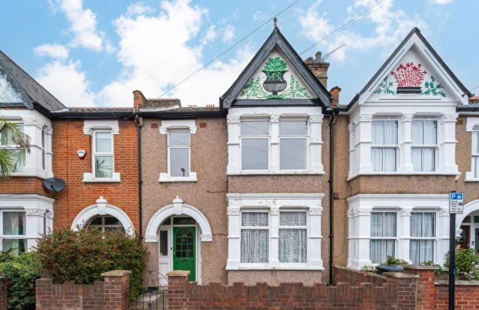 3 Bedroom Terraced House For Sale In Drayton Bridge Road, W7