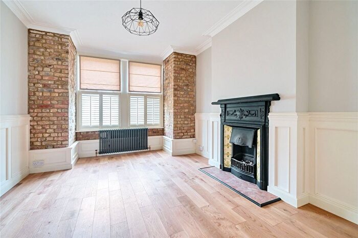 3 Bedroom End Terrace House For Sale In Pope Road, Bromley, BR2