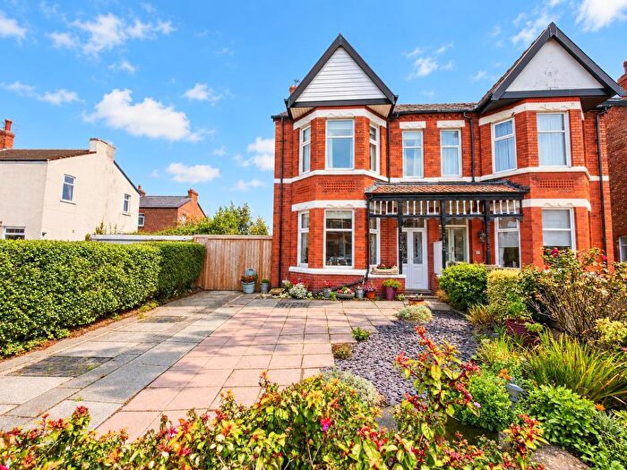 4 Bedroom Semi Detached House For Sale In Farnborough Road, Southport, Merseyside, PR8