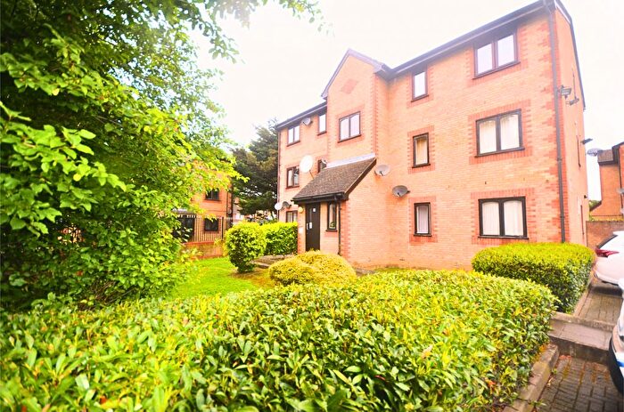 2 Bedroom Flat To Rent In Carolina Close, E15
