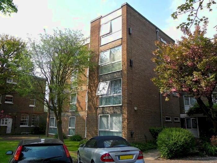2 Bedroom Flat To Rent In Priory Grange, Fortis Green Road, London N2