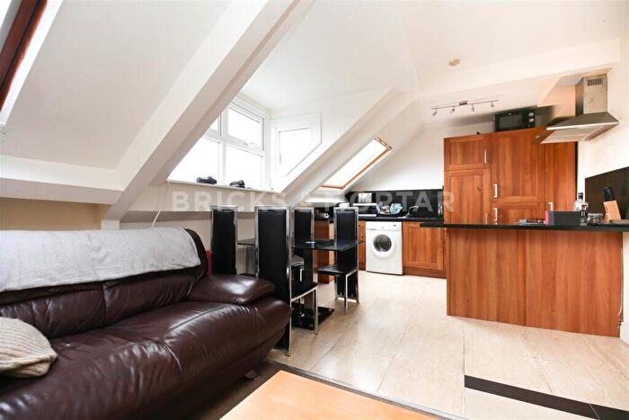 3 Bedroom Apartment To Rent In (£pppw) Westgate Road, City Centre, Newcastle Upon Tyne, NE4