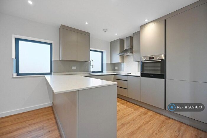 2 Bedroom Flat To Rent In Hoop Lane, London, NW11
