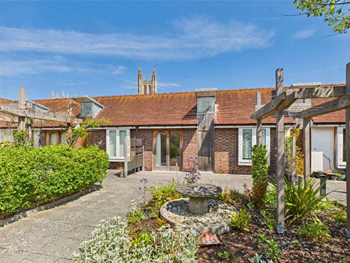 2 Bedroom Flat For Sale In Iron Bar Lane, Canterbury, CT1