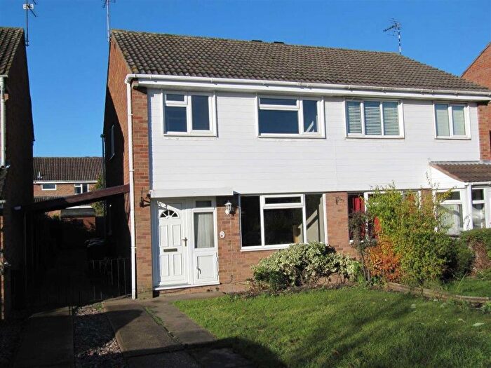 3 Bedroom Semi-Detached House To Rent In Regency Close, Weddington, Nuneaton, CV10