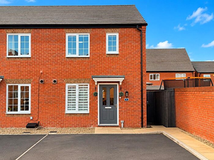 3 Bedroom Semi-detached House For Sale In Warren Court, Featherstone, Pontefract, WF7
