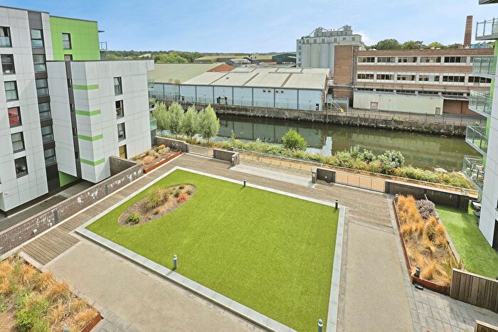 2 Bedroom Flat For Sale In Geoffrey Watling Way, Norwich, Norfolk, NR1