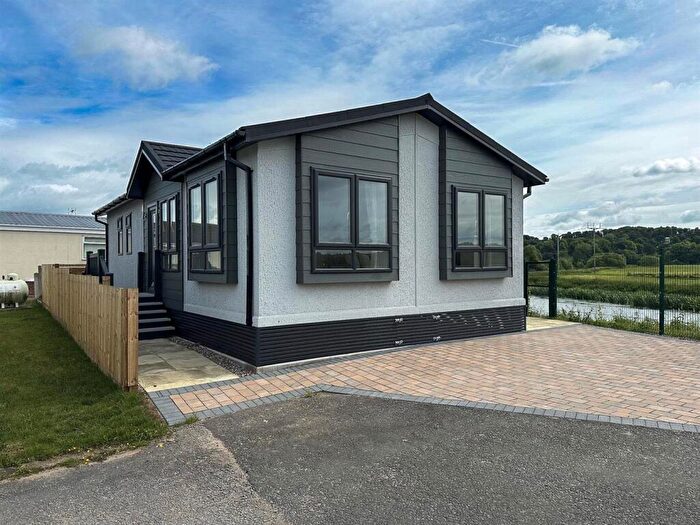 2 Bedroom Detached Bungalow For Sale In Riverside Park, Burton-On-Trent, DE14