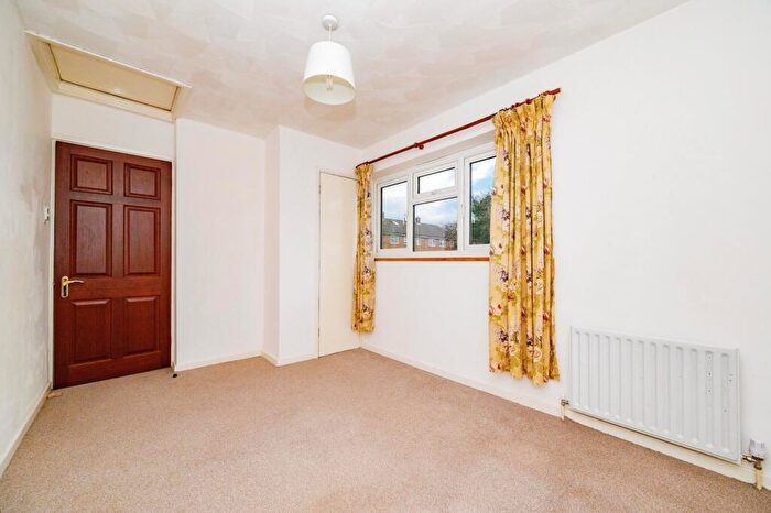 3 Bedroom Terraced House For Sale In Thornview Road, Houghton Regis, Dunstable, Bedfordshire, LU5