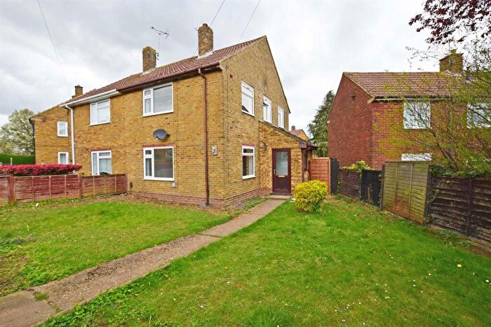 3 Bedroom Semi Detached House For Sale In Goudhurst Road, Gillingham, ME8