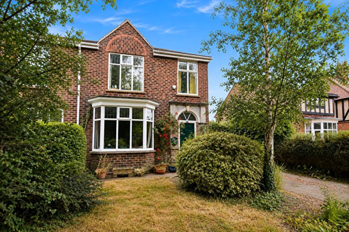 3 Bedroom Semi-Detached House For Sale In Scartho Road, Scartho, Grimsby, DN33