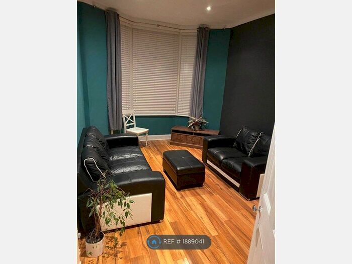 1 Bedroom Flat To Rent In Cartside Street, Glasgow, G42