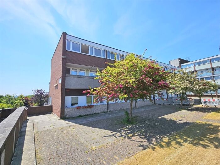 3 Bedroom Flat To Rent In Cantley Gardens, Crystal Palace, London, SE19