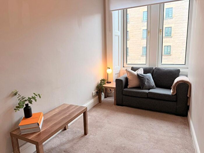 3 Bedroom Flat To Rent In Great Junction Street, Edinburgh, EH6