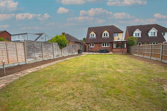 4 Bedroom Detached House For Sale In Scrub Rise, Billericay, CM12