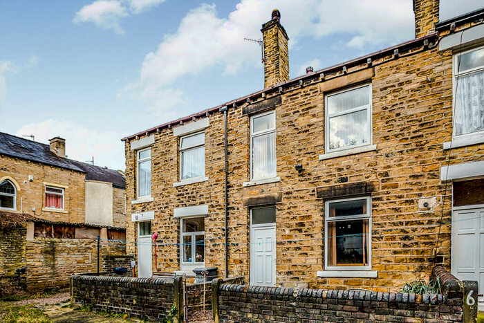 3 Bedroom Terraced House To Rent In Bell Street, Newsome, Huddersfield, HD4