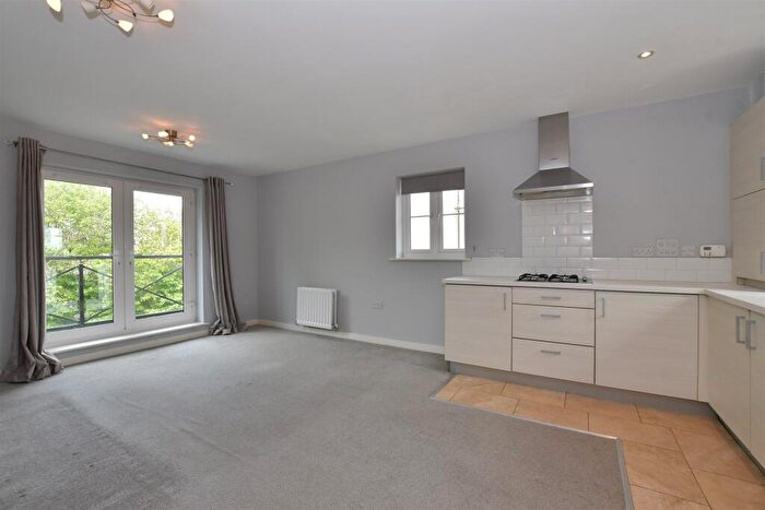 2 Bedroom Apartment For Sale In Blenheim Square, Epping, Essex, CM16