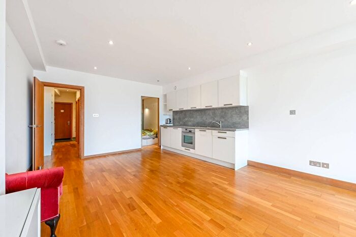 1 Bedroom Flat To Rent In Kentish Town Road, Kentish Town, London, NW1