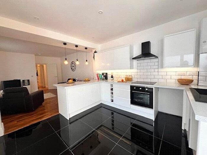 2 Bedroom Flat To Rent In Nightingale Road, Southsea, Hampshire, PO5