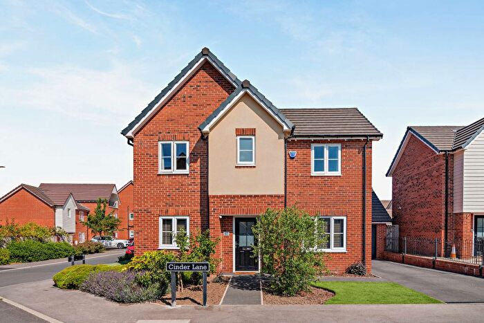 4 Bedroom Detached House For Sale In Cinder Lane, Castleford, West Yorkshire, WF10