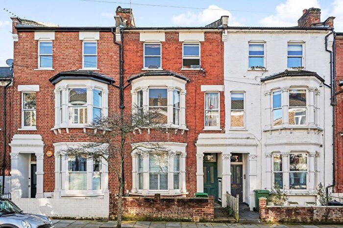 2 Bedroom Flat For Sale In Witherington Road, London, N5