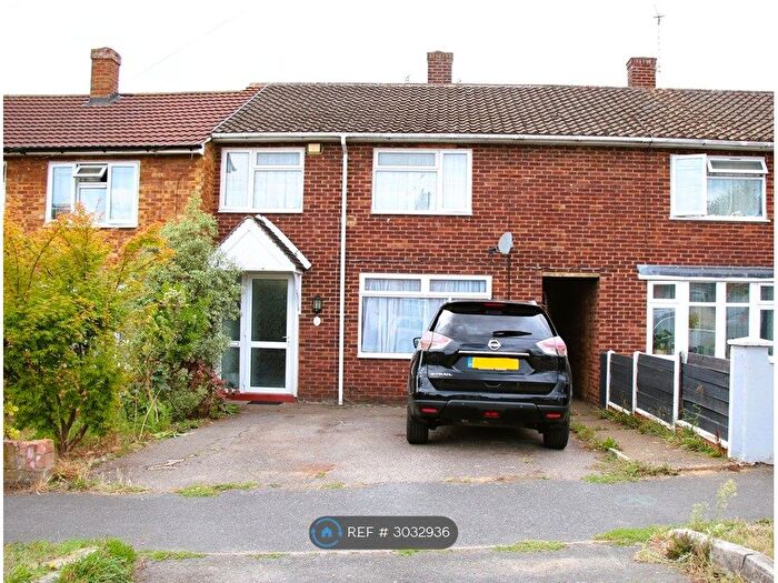 3 Bedroom Terraced House To Rent In Bromycroft Road, Slough, SL2