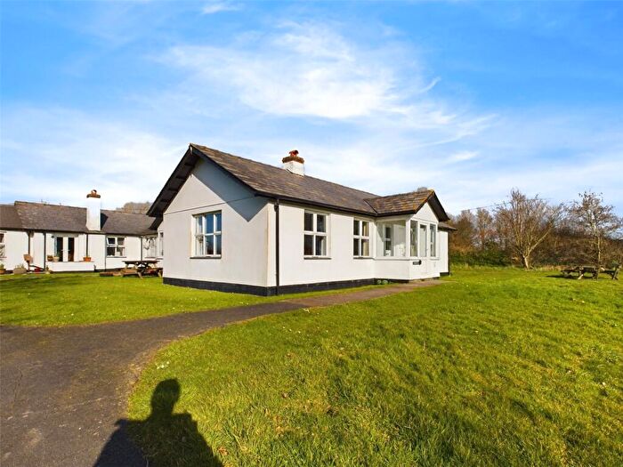 2 Bedroom Bungalow To Rent In Bude, EX23