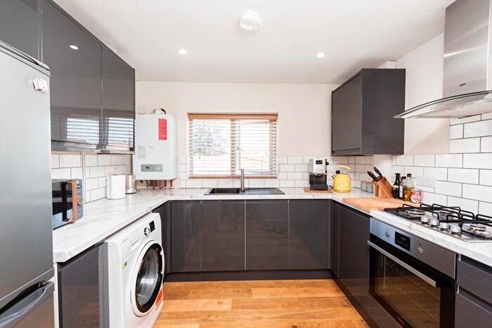 3 Bedroom Apartment To Rent In Cockpit Close, Woodstock, Oxfordshire, OX20