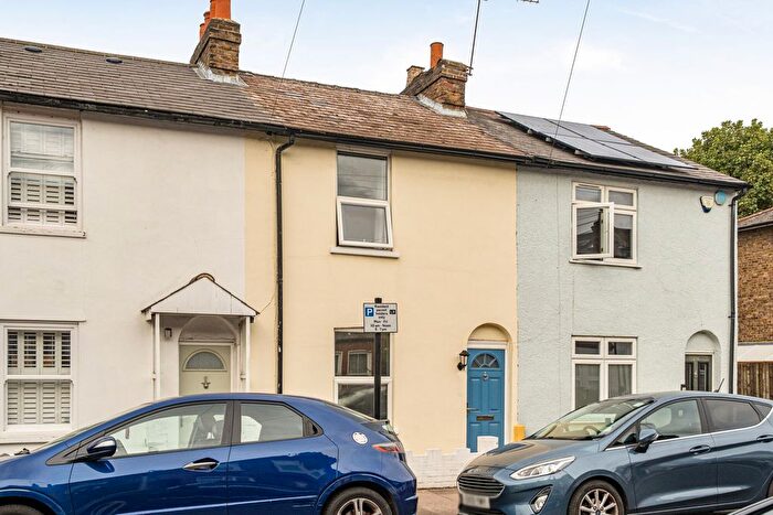 2 Bedroom Terraced House For Sale In Linkfield Road, Isleworth, TW7