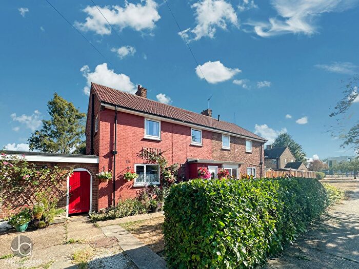 3 Bedroom Semi-Detached House For Sale In Willett Road, Colchester, CO2
