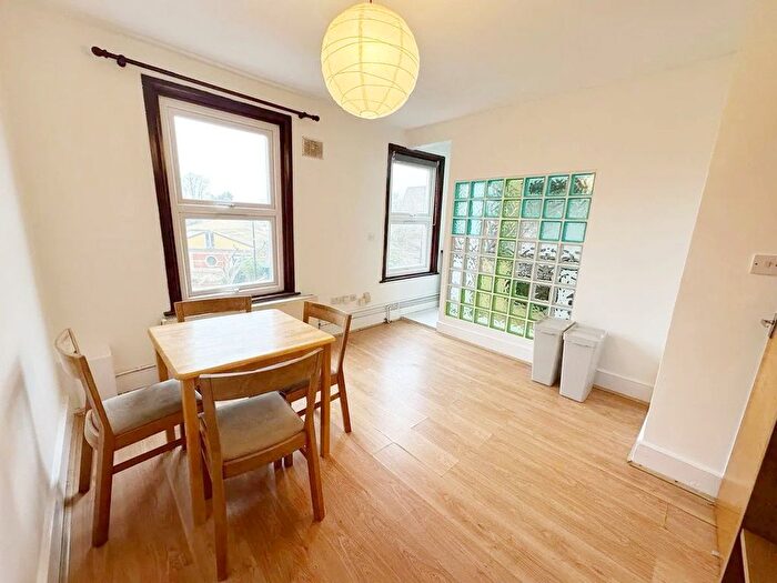 1 Bedroom Flat To Rent In Cambridge Street, London, SW1V