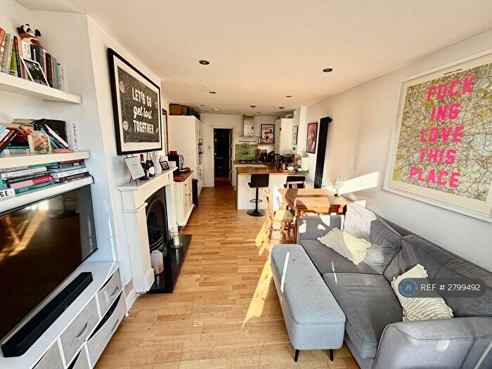 2 Bedroom Flat To Rent In Surrey Road, London, SE15