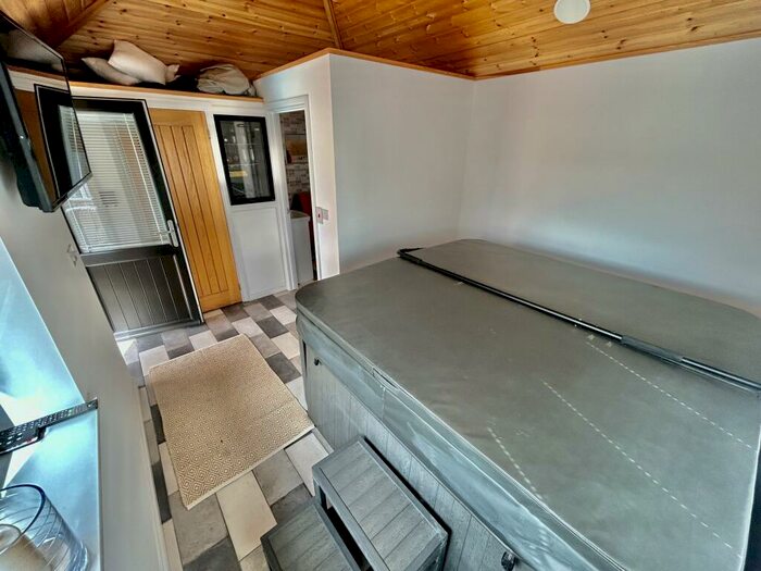 4 Bedroom Detached House For Sale In Gilfach Road, Tonyrefail, Porth, Mid Glamorgan., CF39