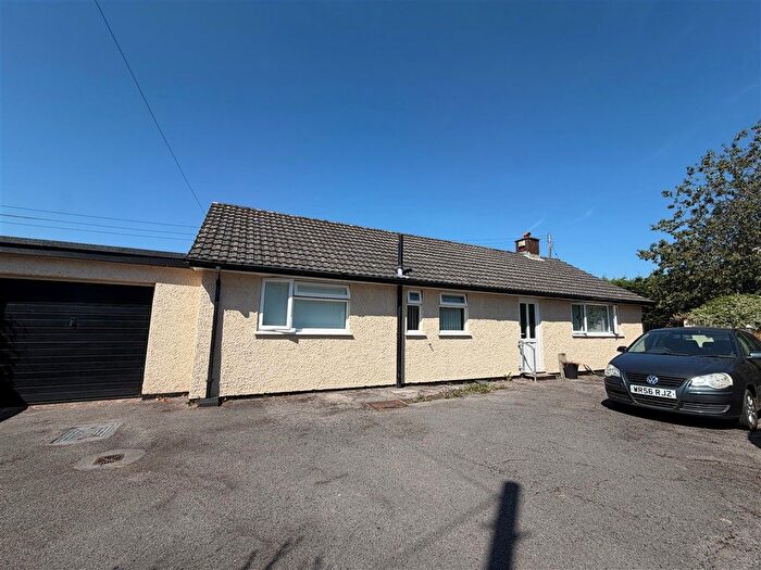 3 Bedroom Detached Bungalow For Sale In Shillingford, Tiverton, EX16