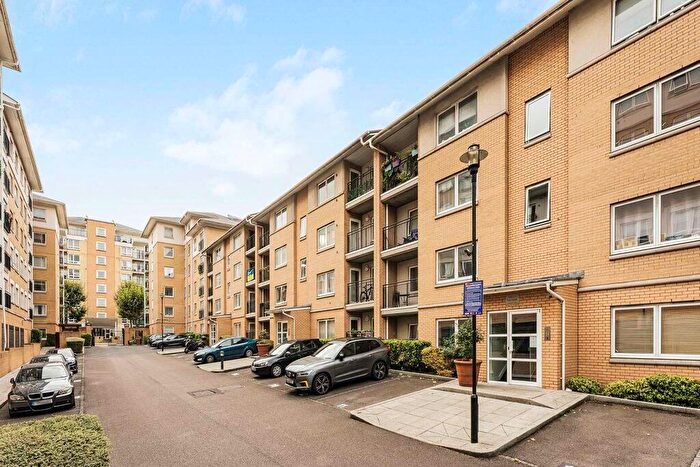 2 Bedroom Flat To Rent In Newport Avenue, London, E14